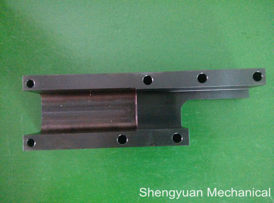 4140 Phụ tùng chính xác gia công CNC Prehard Mang Block với Đen Oxide