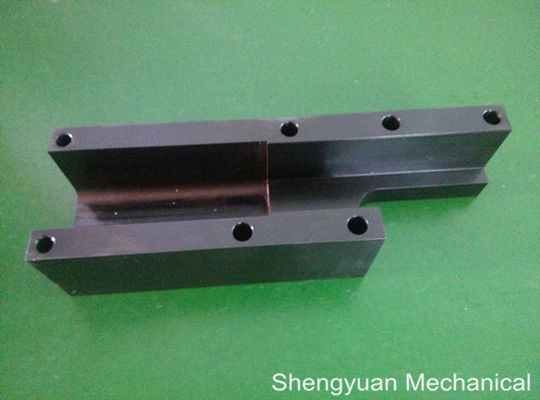 4140 Phụ tùng chính xác gia công CNC Prehard Mang Block với Đen Oxide