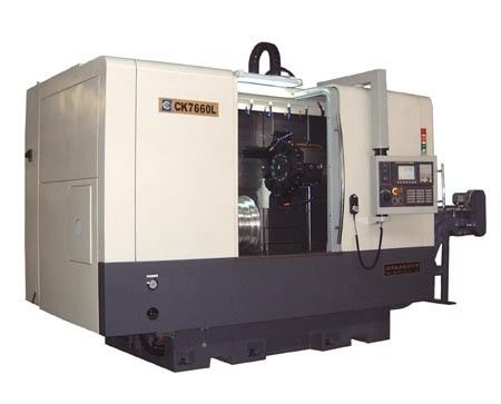 Máy tiện CNC Máy cắt trung tâm, tức là độ chính xác OD và ID quay